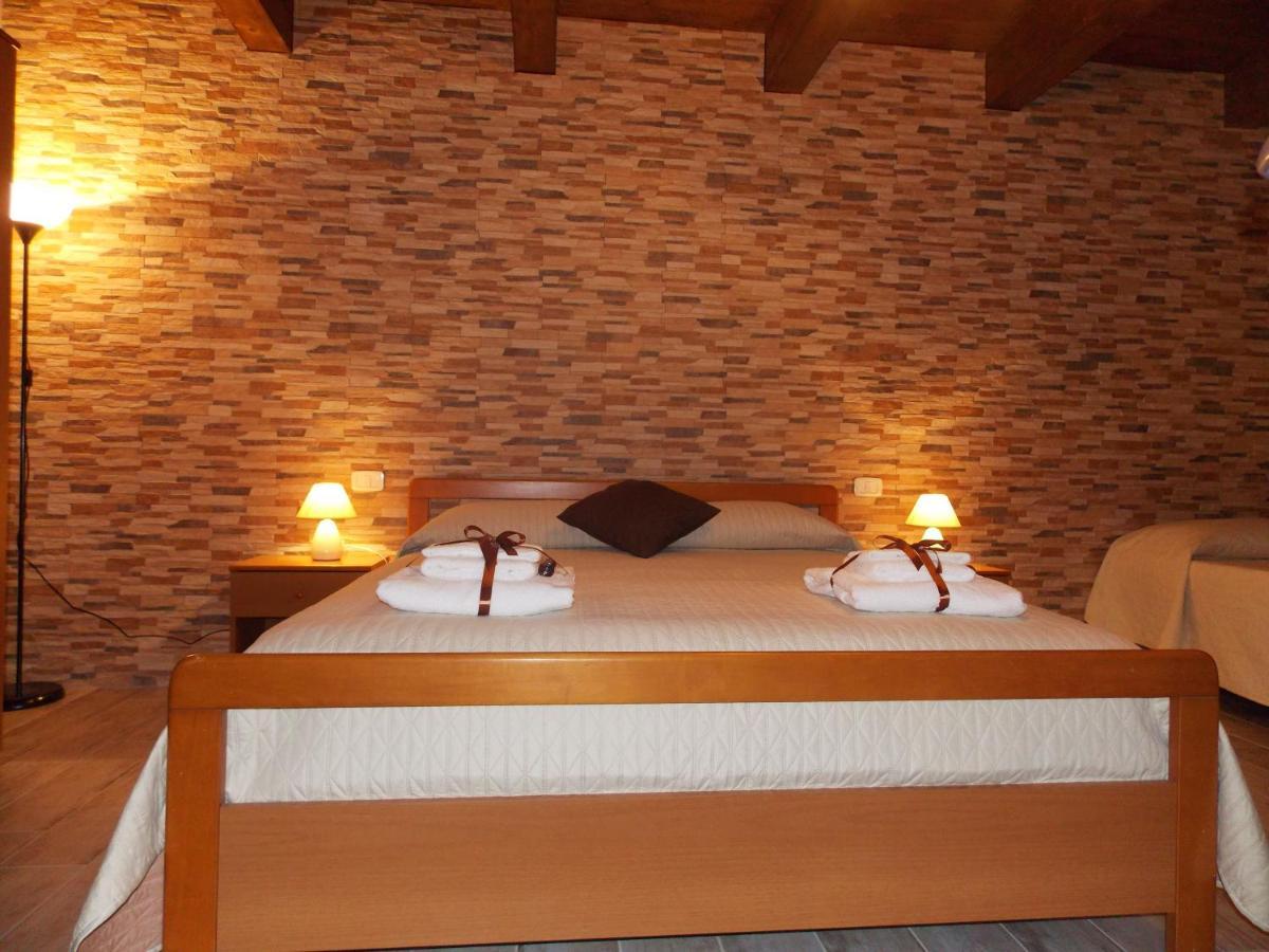 Il Vicoletto Bed & Breakfast Frascineto Dış mekan fotoğraf