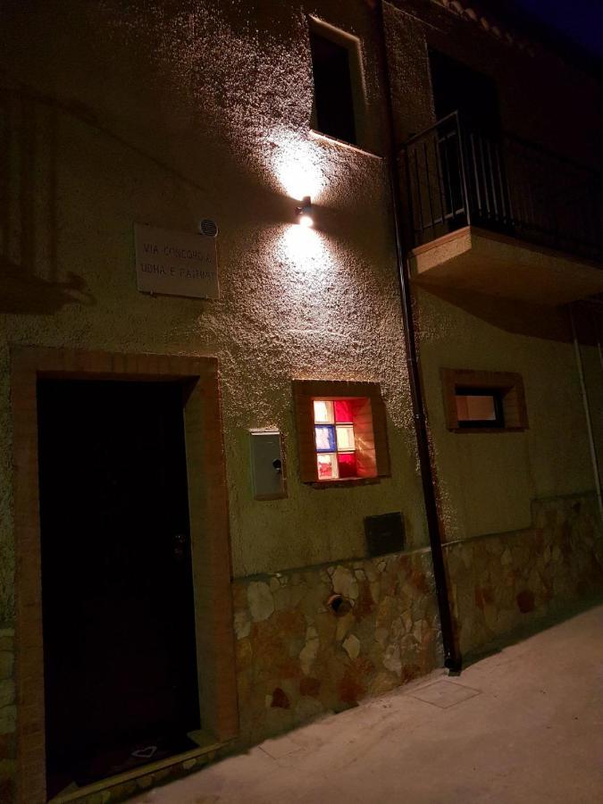 Il Vicoletto Bed & Breakfast Frascineto Dış mekan fotoğraf